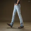 Mäns jeans ljus blå hip hop casual liten flare mens boot cut mager byxor man japan koraea stil streetwear vintage denim byxor