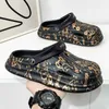 Hemskor 36-45 Mens Mules Summer Sandals Eva slip-on Animal Prints Par Tjocksoled Beach Male Garden Shoes HY33 YQ240122