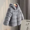 Barnklädflicka päls Coat Winter Solid Artificial Rabbit päls huva jacka baby mode pojke tjocka varma barnkläder 240123