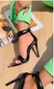 Sandaler 2024 Tunna högklackade enkla kvinnor Guld Summer Rhinestone Koncise Style One-rem Sexig Prom Ladies Party Shoes