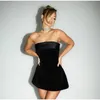 Seksi askısız siyah kadife kısa balo kokteyl elbiseleri kadınlar için moda sırtsız mini resmi parti elbisesi 2024 Zarif kadın ince parti cüppeli cl3238