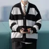 Cardigan maglioni uomo lavorato a maglia a righe coreano moda abbigliamento marchio streetwear 240119