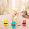 Tuggar hoopet 4Colors Interactive Cat Toy IQ Treat Ball Smarter Pet Toys Food Ball Food Dispenser för katter som spelar träningsbollar