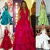 Robe de bal en taffetas dos nu, robe de bal à volants, concours de beauté, soirée formelle d'hiver, défilé de gala, Golden Globe Award, robe de célébrité, col en V profond, fente latérale, Chartreuse émeraude