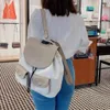 Borsa da viaggio flip di design con lettera in metallo di marca da donna alla moda e minimalista