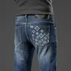 Jeans masculinos designer de luxo jeans para homens desgaste italiano com bens de vaca espessados e veludo para manter calças quentes versáteis na moda 60sf