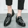 Zapatos mocasines para hombre con punta redonda, tacones cuadrados tallados y zapatos casuales de negocios antideslizantes