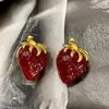 Boucles d'oreilles à clous en résine rouge vin, fraise, breloque à la mode, fruits Vintage, bijoux de tempérament romantique doux pour femmes