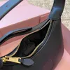 Designer väskor mu väska kvinnor mode crossbody lyx tote axel purses kvinna handväska topp hög kvalitet läder halv måne underarm