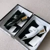 Klasik Çift Mektup Kadın Tasarımcı Elbise Ayakkabı Fransız Marka Moda Yeni Kadınlar Yuvarlak Düz Dip Maryjane Ayakkabı Resmi Ayakkabı Scarpe Deri Lady Rahat Ayakkabı