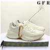 Rhyton Beige Scarpe da uomo Top Scarpe da ginnastica 620185 99WF0 4371 Chaussures di lusso vintage Scarpe da ginnastica firmate da donna Taglia 35-45