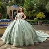 Abiti da principessa Quinceanera in tulle verde chiaro glitterato con spalle scoperte Applique in pizzo con perline floreali con lacci vestido de 15 verde