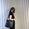 Designer Bag Channellies Netizen Water Bucket Bag Bag Hobo Single Shoulder Bag Medium Sized Large Capacity Women's Bag Tot Chain