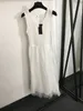 100001 l 2024 vestido de pista primavera verão vestido tripulação pescoço preto marca mesmo estilo vestido feminino moda alta qualidade 20240380