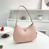 Sac sous les bras pour femmes, sac à main haut de gamme et à la mode, Vintage, sac bâton en forme de croissant de lune, sac à bandoulière simple, nouvelle collection 2024