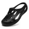 home shoes 2023 été nouveaux pantoufles pour hommes loisirs épaissi semelle intérieure amovible trou chaussures mode anti-dérapant plage plate-forme sandales YQ240122