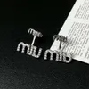 Muimu Earringデザイナー女性最高品質ボックスチャームライトラグジュアリーMレタースイングフルダイヤモンドイヤリングエレガントで独特の小さくてユニークな高度
