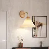 Lampada da parete Nordic LED in legno semplice camera vintage per ragazze lampada da lettura comodino decorazione minimalista accessori per la casa