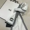 Fashion White Wool Scarf Womens Designer Scarves Silk Weave Letters Luxury Black C Letter Cashmere Check Pattern Pashmina Furry Wrap Mens Shawl -6