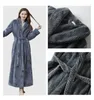 Dames Nachtkleding Dames Comfortabel Nachtjapon Herfst Winter Warm Koraal Fluweel Lange Stijl Dames Flanellen Badjas Plus-down Verdikking