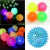 Jouets pour chats 1pc clignotant lumière chiot chien animal de compagnie hérisson balle en caoutchouc cloche son amusant jouer jouet LED boules à mâcher grinçantes livraison directe maison Dhgtb