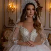 Atemberaubende 2024 Saudi-Arabien Prinzessin Ballkleid Hochzeitskleid Sheer Off Shoulder Langarm Luxus Spitze Pailletten Applikationen Brautkleider Kristallbrautkleider