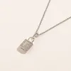 Bijoux de créateurs Collier de marque de luxe Chaîne ras du cou Cristal Plaqué or 18 carats Plaqué argent 925 Pendentifs en acier inoxydable Lettre Mode Femme avec boîte