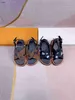 Mode bébé Sandales Lacets croisés Pantoufles pour enfants Prix de revient Taille 26-35 Y compris la boîte Semelle antidérapante Designer Chaussures pour enfants Jan20