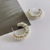 Orecchini a bottone HangZhi Vintage Perla d'acqua dolce a forma di C Geometrica Irregolare Colore Argento 2024 Per Le Donne Ragazze Gioielli Del Partito