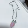 Hänghalsband Strawberry Collone Necklace Vintage Crucifix Chain tröja Justerbar längd för fashionister
