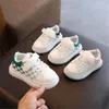 Chaussures de sport légères pour enfants, baskets légères à la mode pour filles et garçons, petites et moyennes chaussures de sport, printemps 2024