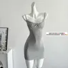 Casual klänningar sexig rem mini klänning kvinnor bodycon club party kvinnlig camisole fast färg spets splittring mantel sundress