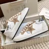 2024 Moda Donna Uomo Designer Scarpe casual Mid Star Bianco Nero Argento Glitter Rosa Scarpe da ginnastica in pelle scamosciata Vintage Italia Scarpe da ginnastica fatte a mano con piattaforma