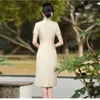 Roupas étnicas Sexy Bordado Cetim Chinês Cheongsam Frisado Mandarim Collar Manga Curta Vestido Trajes de Casamento Formal