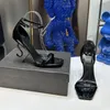 Sandalias de lujo Tacones de aguja Sandalias Diseñadores de charol Tacón de moda Negro con hebilla dorada Mujeres 8 cm 10 cm Zapato de vestir negro sexy Zapatillas de verano para mujer 35-40