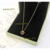 Pendant Necklaces Original Designer Cute Girls Heart Red Agate Pendant Choke Necklace Elegant Women Girls Love 18K Engrave Chain Fashion Wedding Jewelry 2024