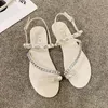 Sandálias Frisadas Cristal Mulheres Flats Sapatos de Verão 2024 Moda Clip Toe Beach Chinelos Tendência Luxo Flip Flops Vestido Feminino Slides