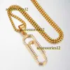 Hänghalsband Hip Hop Iced Out Bling Paper Clip Pendant Statement 14K Yellow Gold Charm Halsband för män Kvinnliga smyckesdesigner smycken halsband gåva 2024