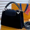Mode kvinnors capucines velourour väska lyxig designer handväska högkvalitativ tyg avtagbar bred axel rem storlek 27*18 cm