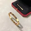 Pulsera de diseño Pareja de oro de 18 quilates Brazalete de alta calidad Hombres Mujeres Regalo de cumpleaños Joyería del día de la madre con destornillador Adornos de regalo al por mayor