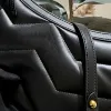 Mode schoudertas outdoor dames onderarmtas verweven metalen letter gewatteerd V-vormig ontwerp lederen handtas