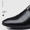 Erkekler Elbise Ayakkabı Üzerinde Kaymaz Erkek Düğün Ofisi İş Ayakkabıları için Ayakkabılar Üzerinde Slipers Üzerinde Zarif Adam Elbise Ayakkabı 240118