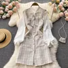 Robes décontractées Tenues d'automne pour femmes Tenues à manches longues Top à lacets Chemise blanche Rétro Plaid Simple Bretelle Bretelle Ensemble de robe deux pièces