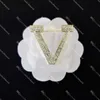 Épingles creuses Cristal Diamant Broche De Luxe Designer Bijoux pour Femmes Or Argent Lettre Broches Hommes Classique Marque Breastpin Costume Robe Ornement
