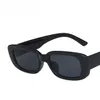 Zonnebril met klein frame, eenvoudig vierkant, nieuwe zonnebril, mode-punk, straatschieten, catwalk-modebril