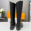 Explosión caliente Botas altas planas Westside para mujer 1AC6VC Negro Piel de becerro Cremallera lateral gancho grabado accesorio botas de montar clásicas mosquetón de gran tamaño Contador con caja