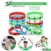Collectable 2022 Soccer Cheer Set med armbands klistermärke Whistle Keychain för Kid Pinata Party Favors SJB Drop Delivery Sports utomhus Dhizj