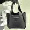 Oryginalny skórzany torebkę Trójkąt Trójkąt torba moda damska męska projektant lustra jakość ramiona torby krzyżowe metalowe zamykanie torebki z koszem sprzęgła