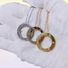 Designer fabrication compétitive classique mode vis anneau rond pendentif amour diamant crêpe collier Luxury1222083