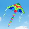 Accessoires de cerf-volant YongJian Cerfs-volants Delta colorés de 1,5 m avec queue de 10 m Sports amusants en plein air Cerf-volant d'hirondelle coloré pour enfants et adultes Jouets de plein air de plage